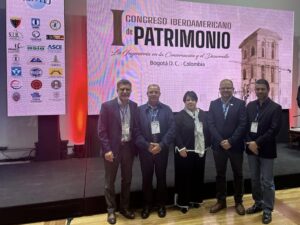 De Izquierda a derecha: Ing. Fernando Escalante Q., Presidente de la Junta Directiva del Colegio de Ingenieros Electricistas, Mecánicos e Industriales y Director de la J.D.G del CFIA; T.A Olger Murillo R., Presidente de la Junta Directiva del Colegio de Ingenieros Topógrafos y Director de la J.D.G del CFIA; Ing. Rita Ma. Arce L., Presidenta de la J.D.G del CFIA; Ing. Juan Pablo Arias C., Presidente de la Junta Directiva del Colegio de Ingenieros Tecnólogos y Director de la J.D.G del CFIA y el Ing. Juan Carlos Fonseca F., miembro del Colegio de Ingenieros Tecnólogos.
