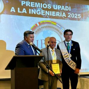 Ing. Julio Carvajal B., recibió el Premio Panamericano de Actuación Relevante Reginald I. Vachon, en reconocimiento al Comité Panamericano de Ingeniería en Mantenimiento y a su expresidente.